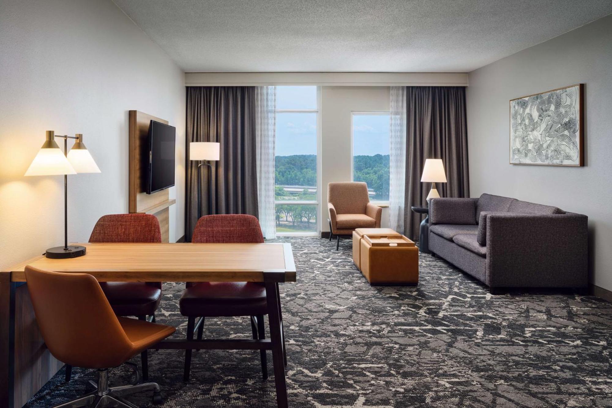 เอมบาสซี สวีท บาย ฮิลตัน แฮมป์ตัน คอนเวนชั่น เซ็นเตอร์ Hotel ภายนอก รูปภาพ